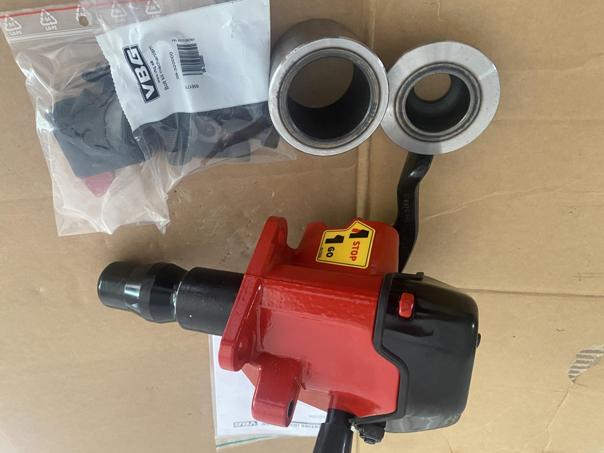 Комплект втулок запорного пальца ТСУ VBG 5190D (верх + низ) VBG 09129300